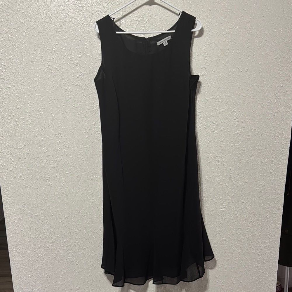 Elegant Black Sleeveless Dress